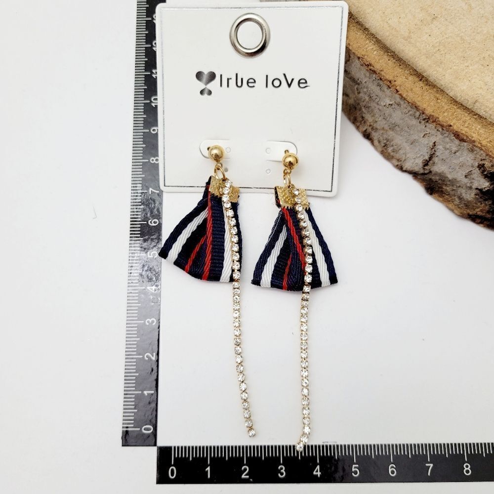 Brand New Gold Tone Rhinestone Earrings With Ribbon - Picture 7 of 7